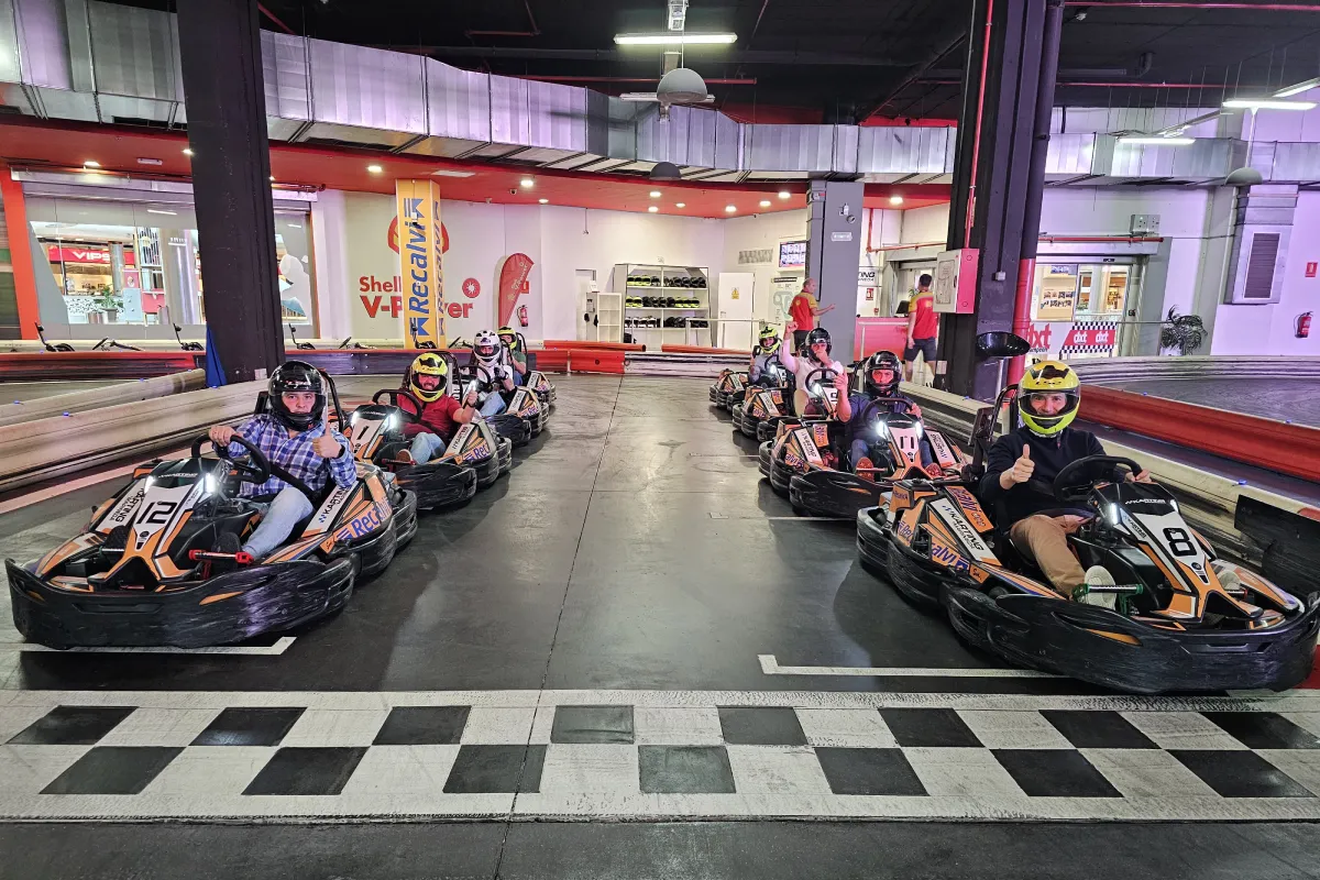 Fotos de grupo en Karting Marineda Coruña